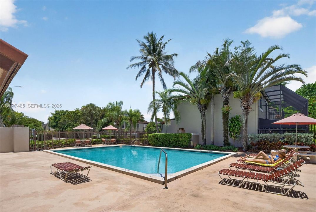 For Sale: $390,000 (2 beds, 2 baths, 1078 Square Feet)