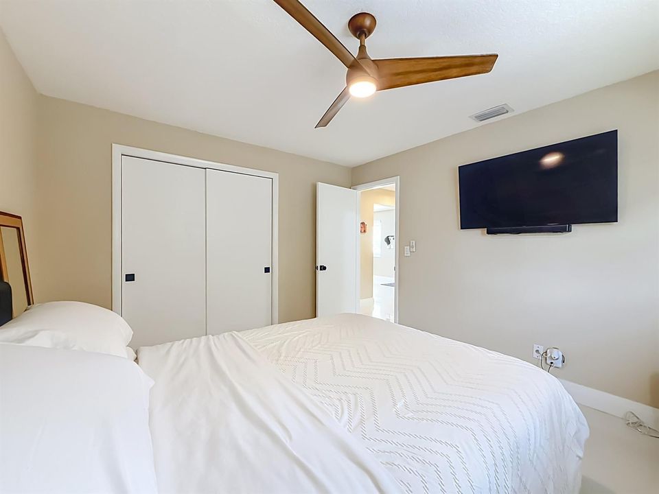 9416 SW 51st Place-39