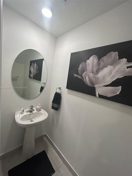 For Rent: $2,850 (3 beds, 2 baths, 1393 Square Feet)