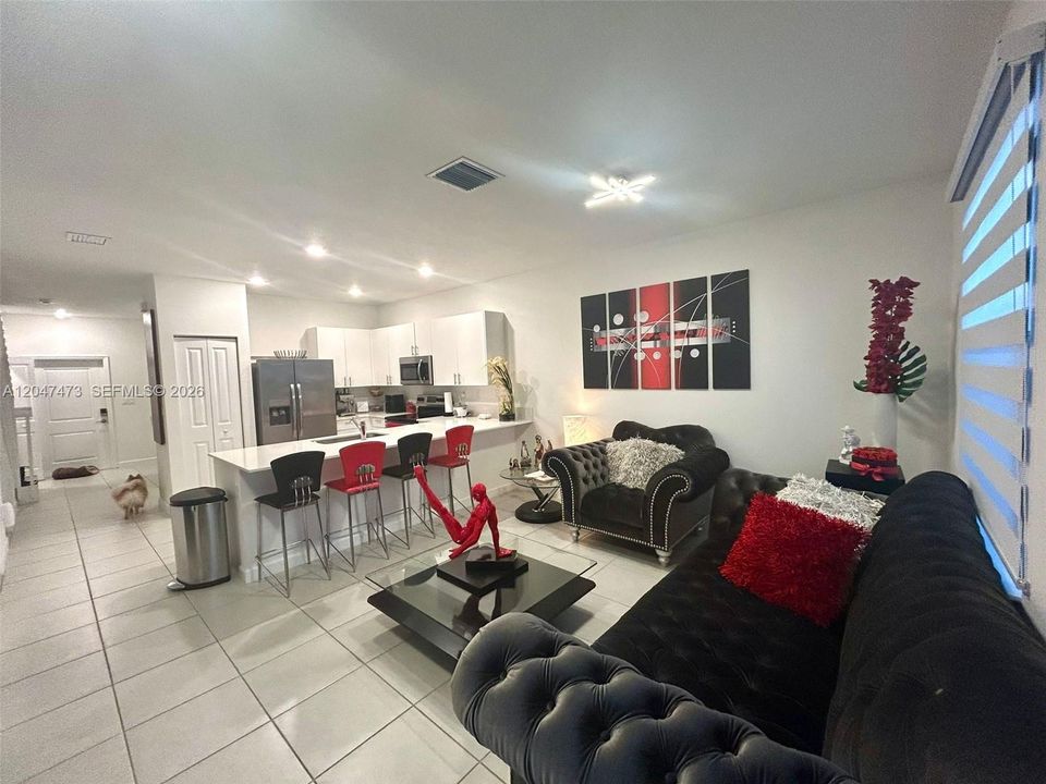 For Rent: $2,850 (3 beds, 2 baths, 1393 Square Feet)