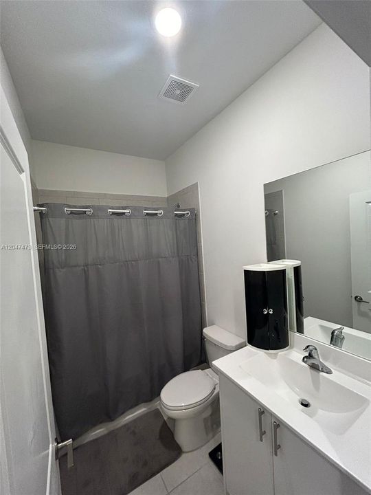 For Rent: $2,850 (3 beds, 2 baths, 1393 Square Feet)