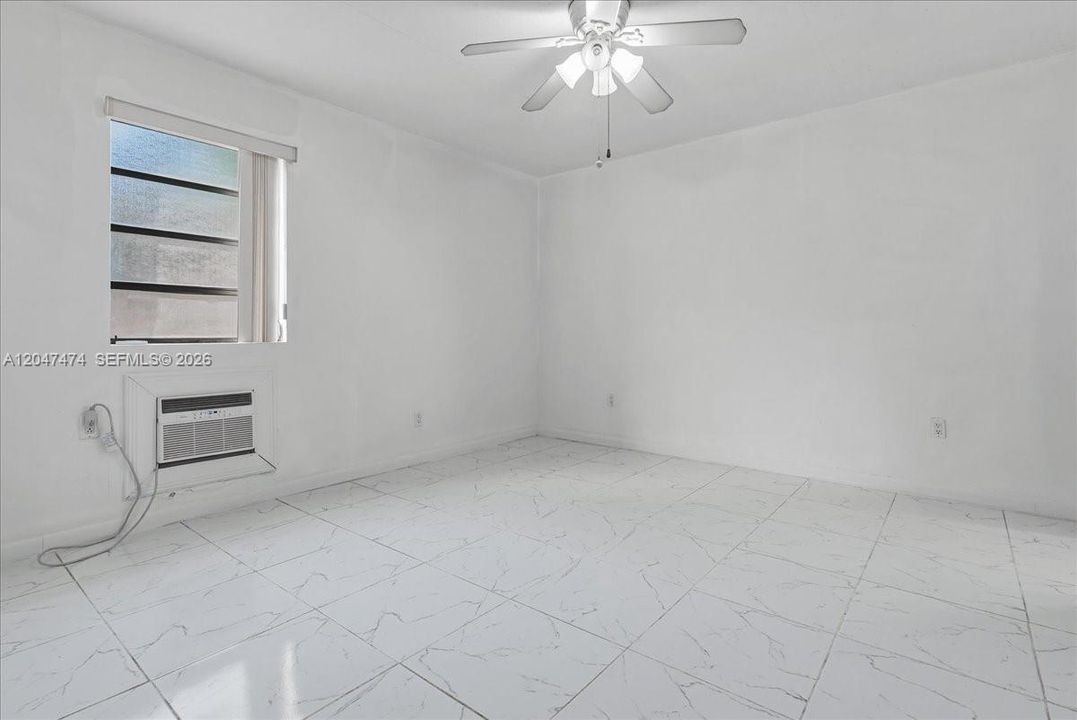 For Sale: $789,999 (5 beds, 4 baths, 2182 Square Feet)