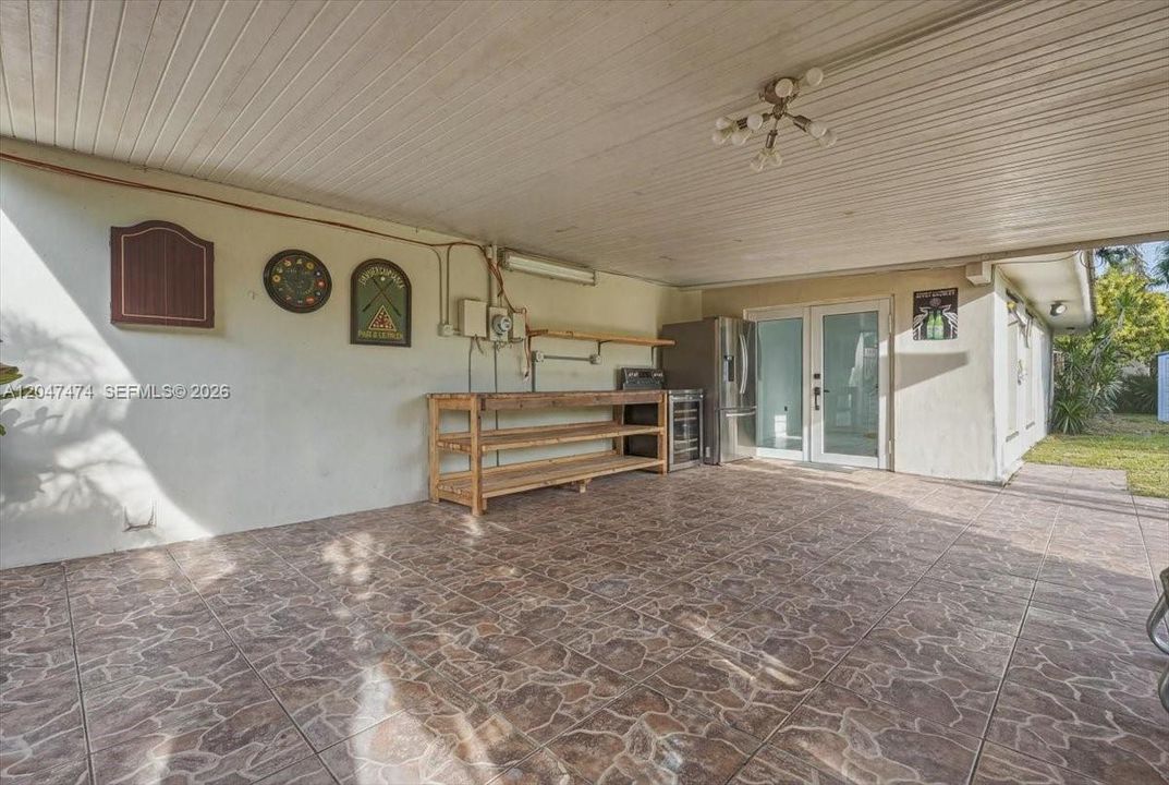For Sale: $789,999 (5 beds, 4 baths, 2182 Square Feet)