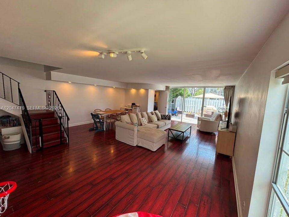 En Renta: $4,500 (3 camas, 2 baños, 1972 Pies cuadrados)