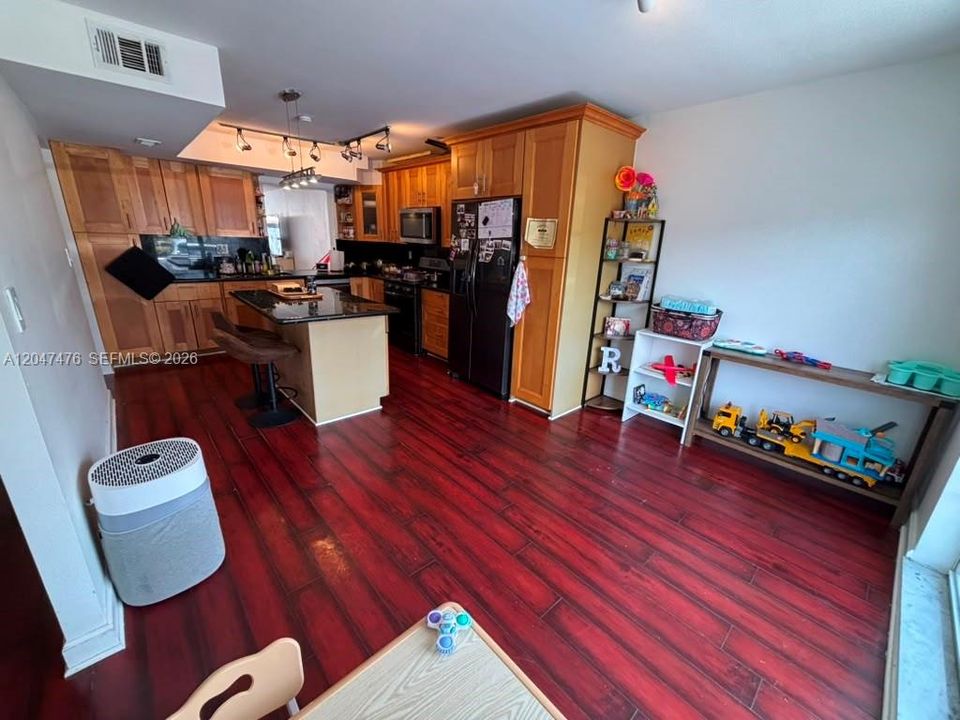 En Renta: $4,500 (3 camas, 2 baños, 1972 Pies cuadrados)