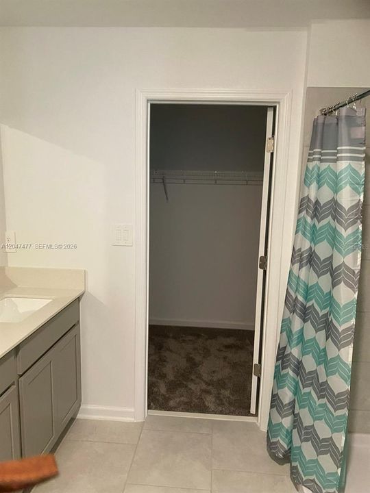 В аренду: $2,250 (4 спален, 2 ванн, 0 Квадратных фут)