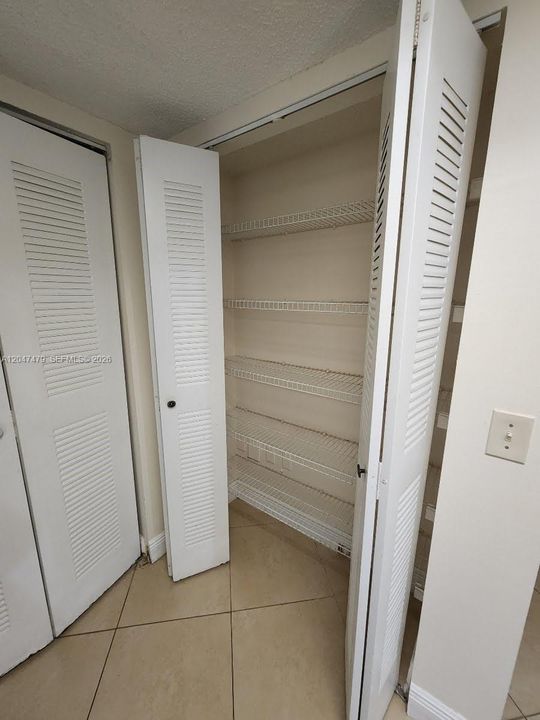 For Rent: $2,300 (2 beds, 2 baths, 1246 Square Feet)