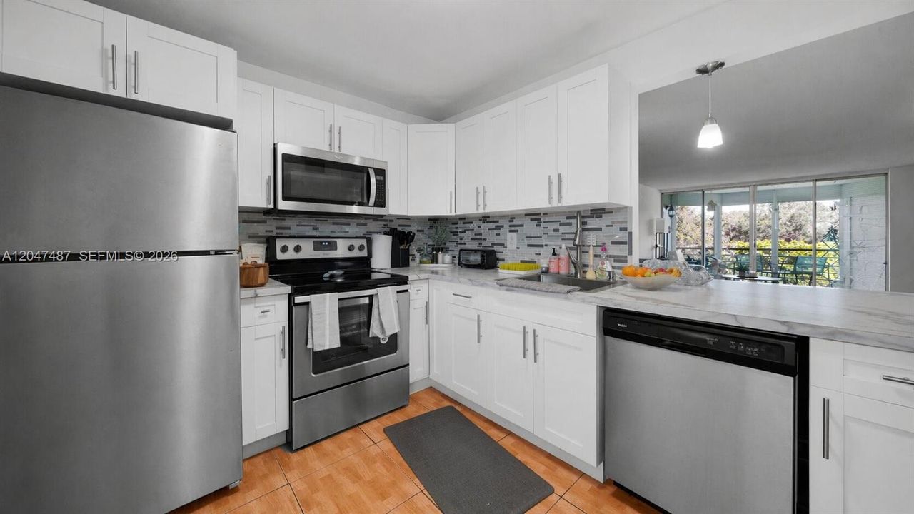 For Sale: $235,000 (2 beds, 2 baths, 1156 Square Feet)