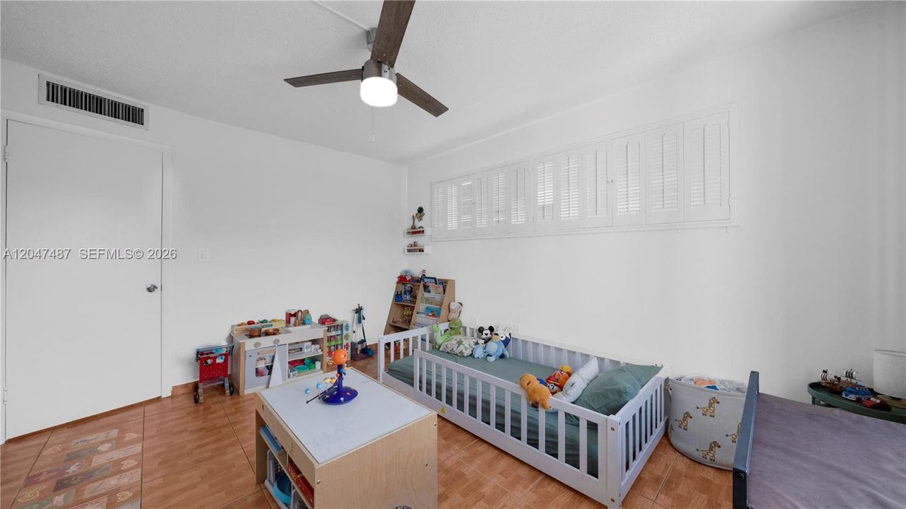 For Sale: $235,000 (2 beds, 2 baths, 1156 Square Feet)