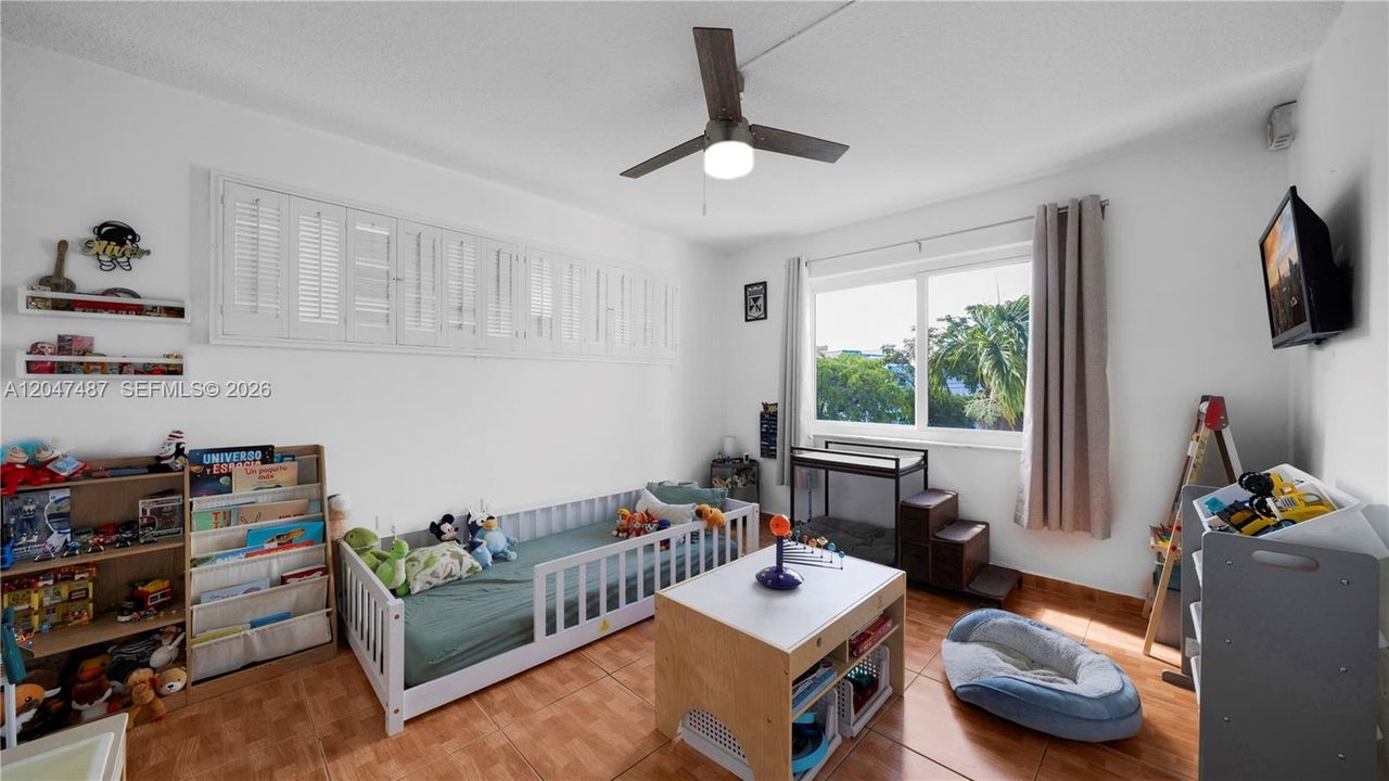 For Sale: $235,000 (2 beds, 2 baths, 1156 Square Feet)