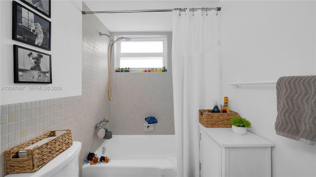 For Sale: $235,000 (2 beds, 2 baths, 1156 Square Feet)