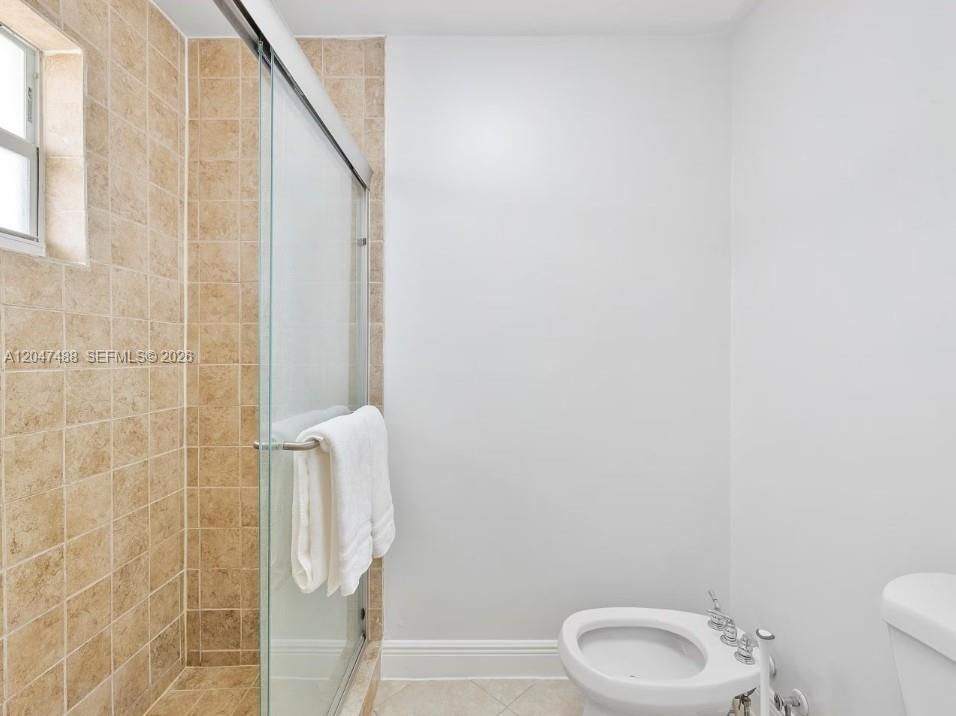 For Sale: $950,000 (4 beds, 2 baths, 1959 Square Feet)