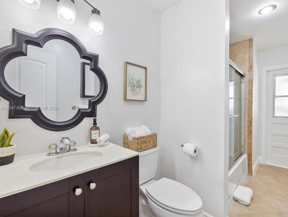 For Sale: $950,000 (4 beds, 2 baths, 1959 Square Feet)