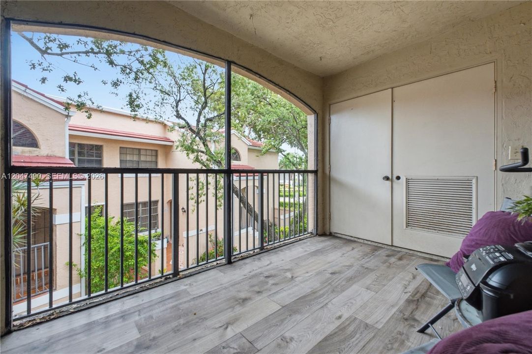 BALCONY