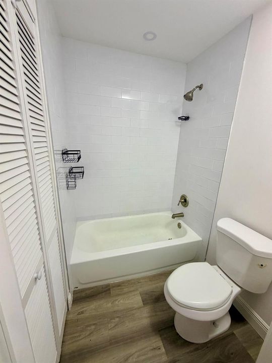 ___F105 bath 1