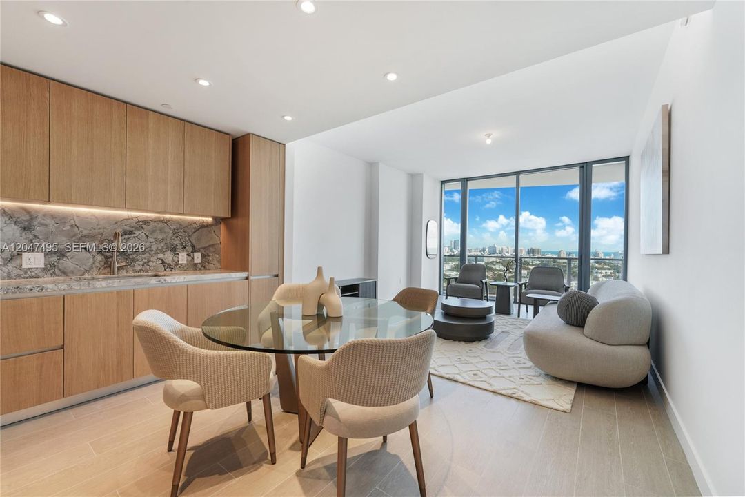 For Rent: $9,990 (1 beds, 1 baths, 1010 Square Feet)