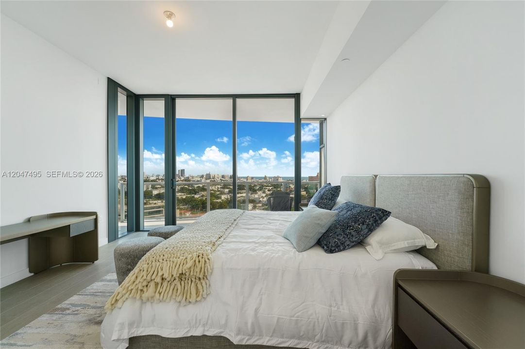 For Rent: $9,990 (1 beds, 1 baths, 1010 Square Feet)