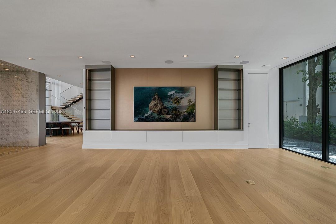 For Sale: $36,500,000 (7 beds, 7 baths, 10453 Square Feet)