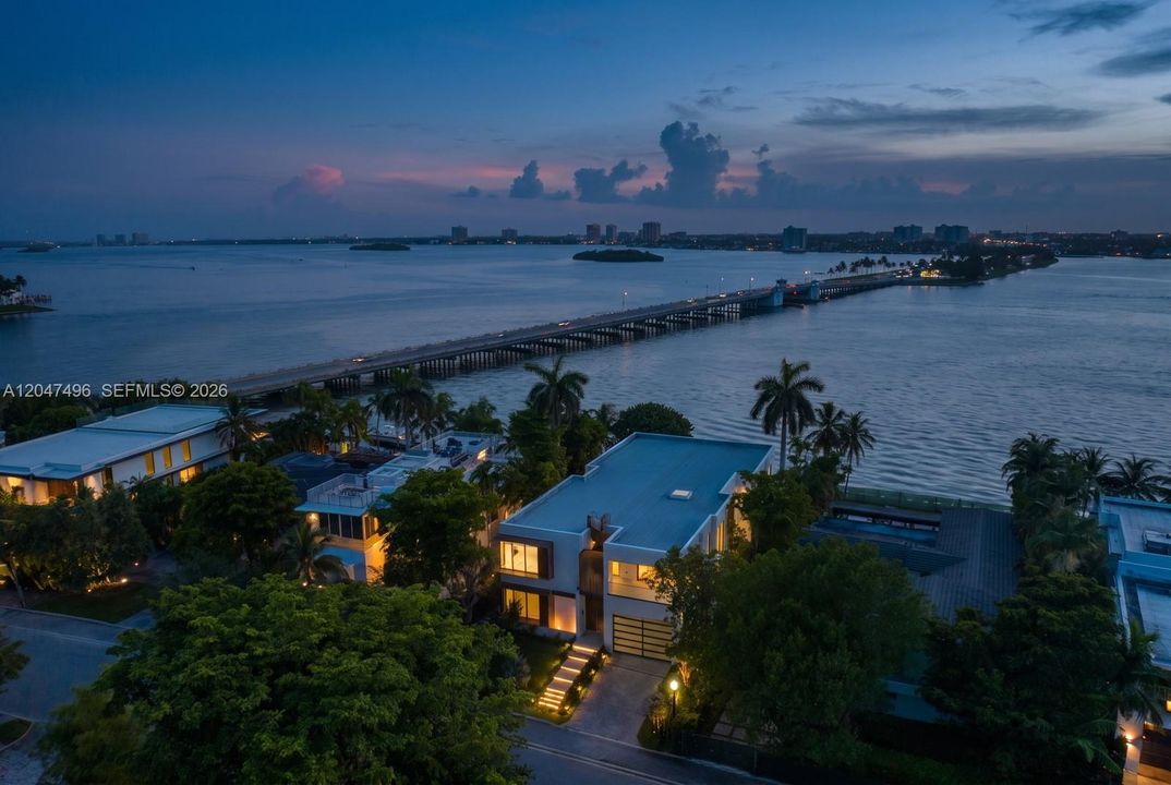 For Sale: $36,500,000 (7 beds, 7 baths, 10453 Square Feet)