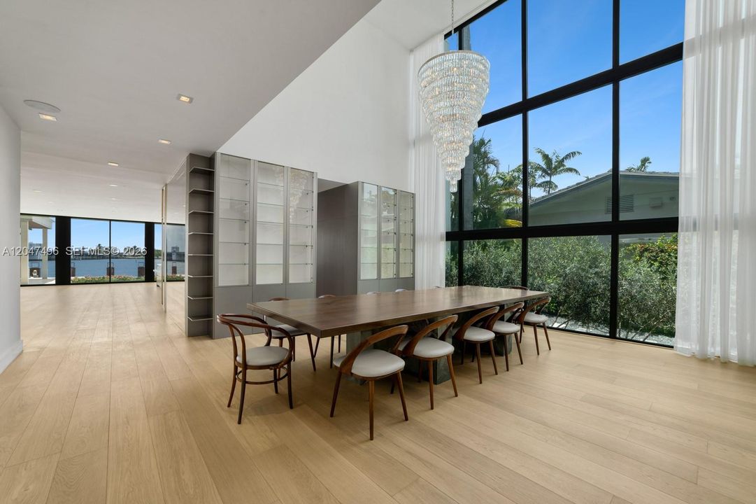 For Sale: $36,500,000 (7 beds, 7 baths, 10453 Square Feet)