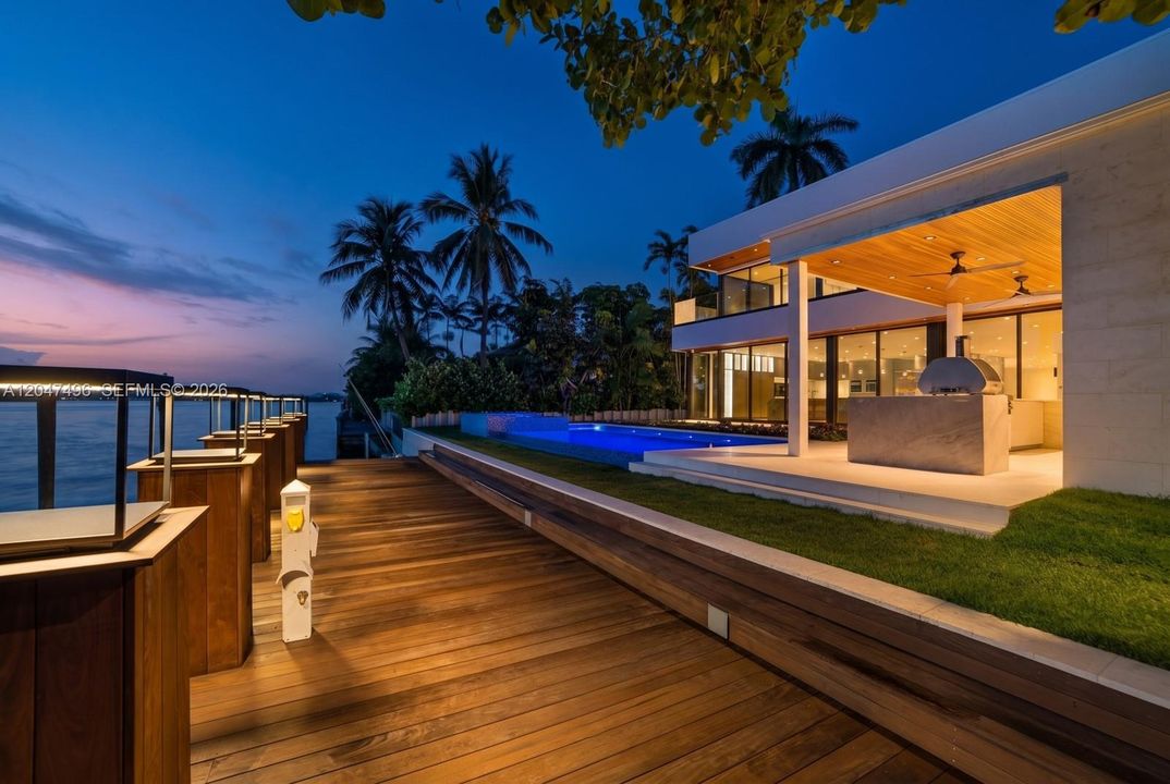For Sale: $36,500,000 (7 beds, 7 baths, 10453 Square Feet)