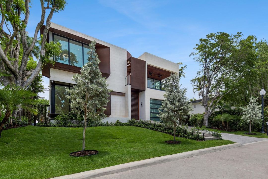 For Sale: $36,500,000 (7 beds, 7 baths, 10453 Square Feet)
