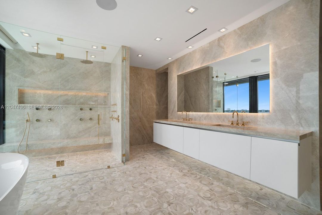 For Sale: $36,500,000 (7 beds, 7 baths, 10453 Square Feet)