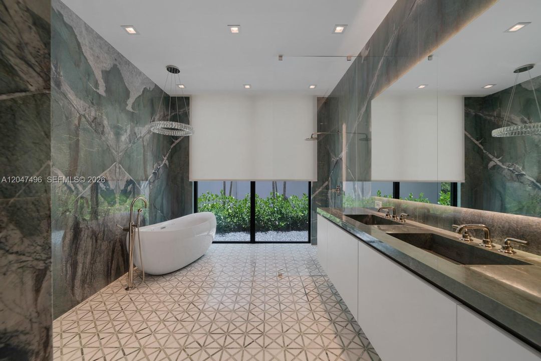 For Sale: $36,500,000 (7 beds, 7 baths, 10453 Square Feet)