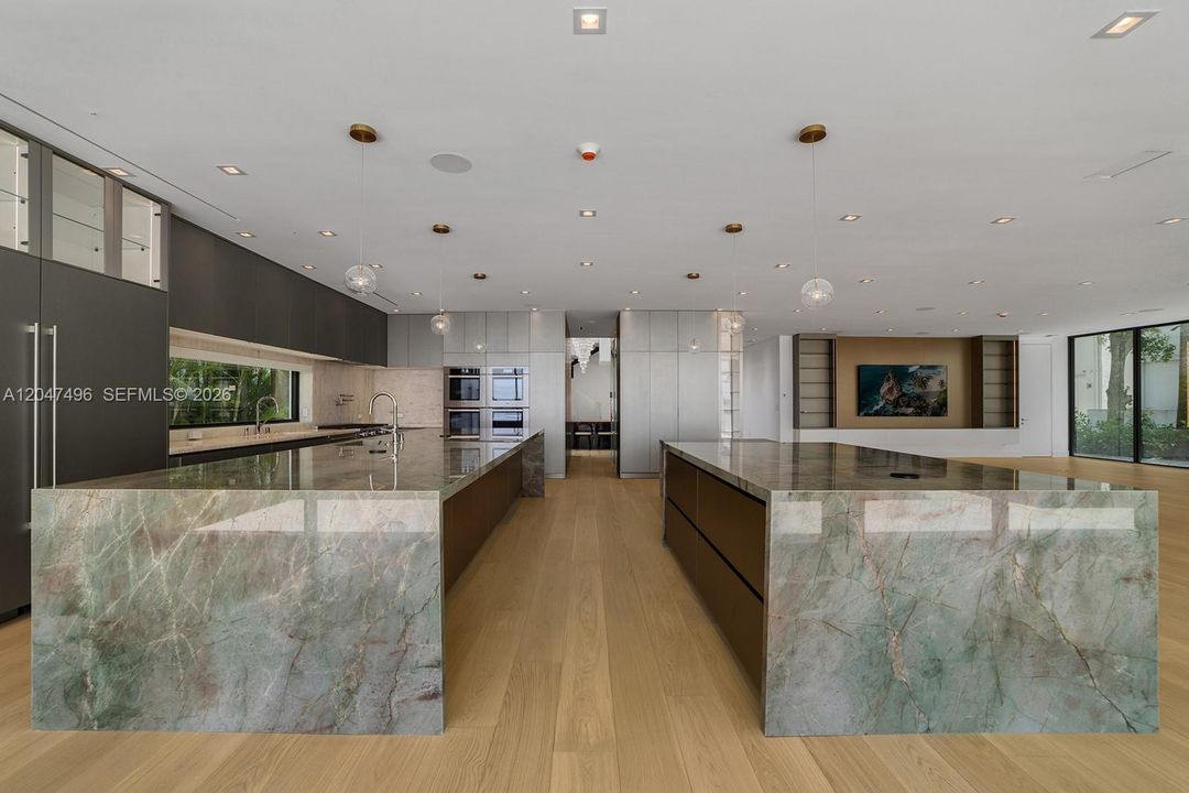 For Sale: $36,500,000 (7 beds, 7 baths, 10453 Square Feet)