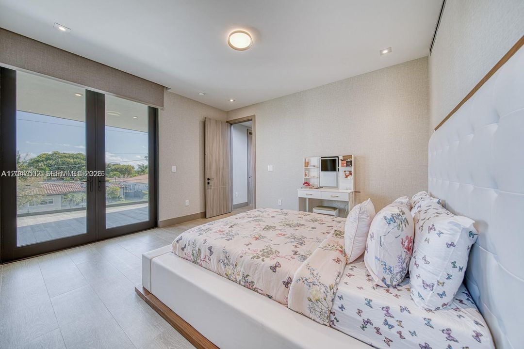 En Venta: $13,999,999 (6 camas, 5 baños, 4703 Pies cuadrados)