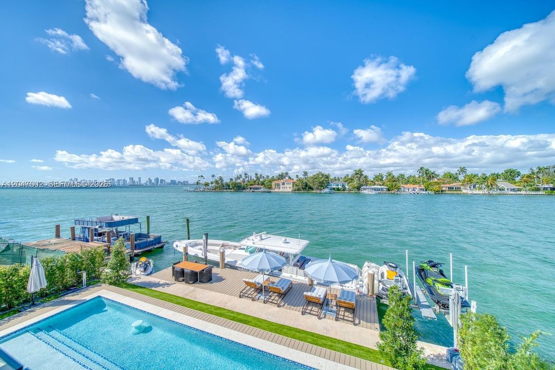 En Venta: $13,999,999 (6 camas, 5 baños, 4703 Pies cuadrados)