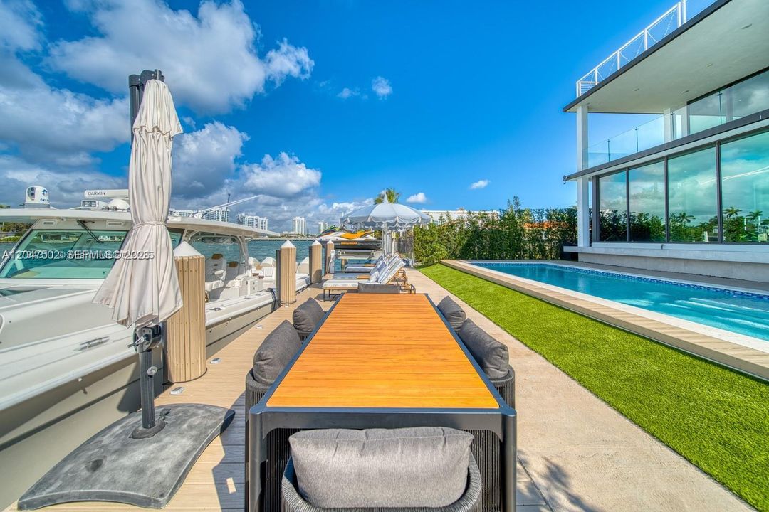 En Venta: $13,999,999 (6 camas, 5 baños, 4703 Pies cuadrados)