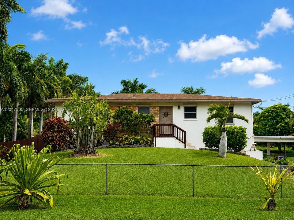For Sale: $849,000 (3 beds, 2 baths, 2828 Square Feet)