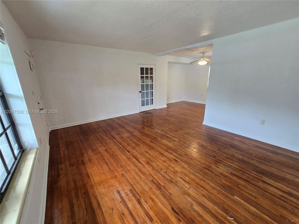 En Renta: $2,475 (2 camas, 1 baños, 900 Pies cuadrados)
