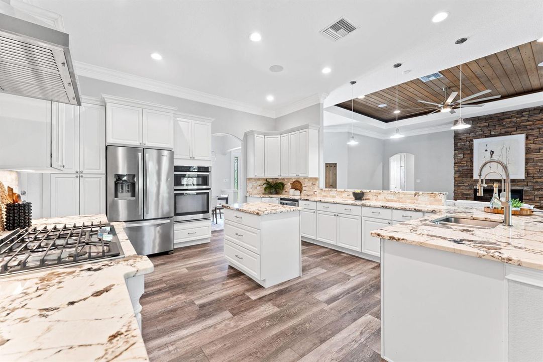 24-web-or-mls-2520 Tammy Dr-23