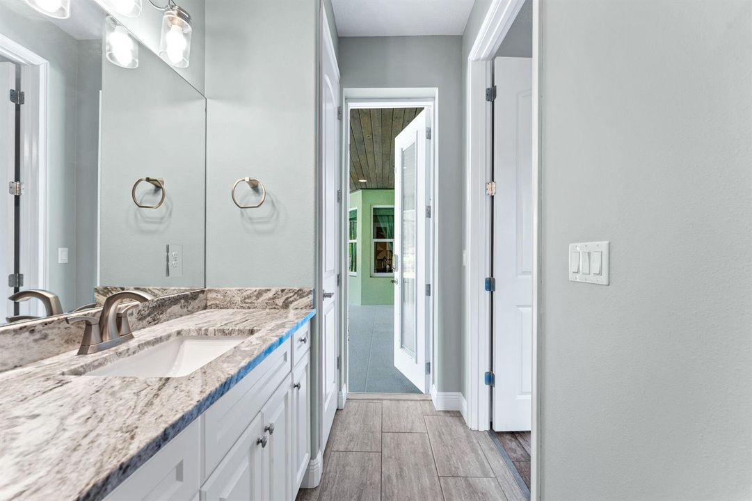 42-web-or-mls-2520 Tammy Dr-41