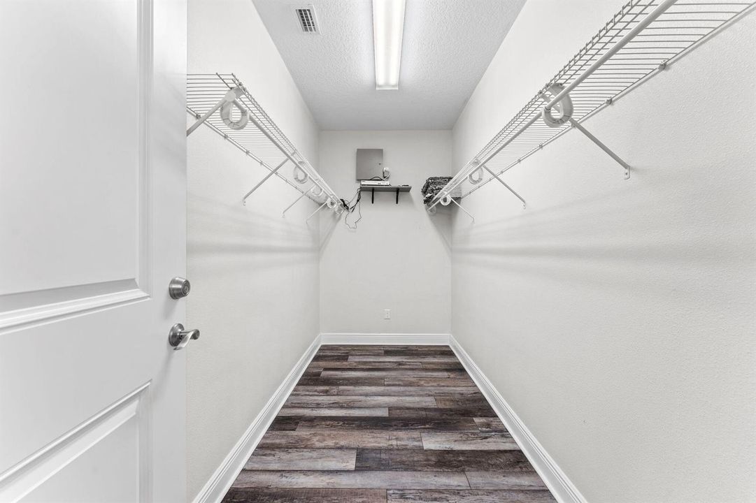38-web-or-mls-2520 Tammy Dr-37