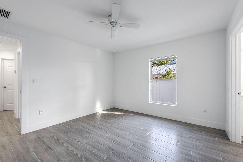 3244SEJeffersonSt.Stuart-18