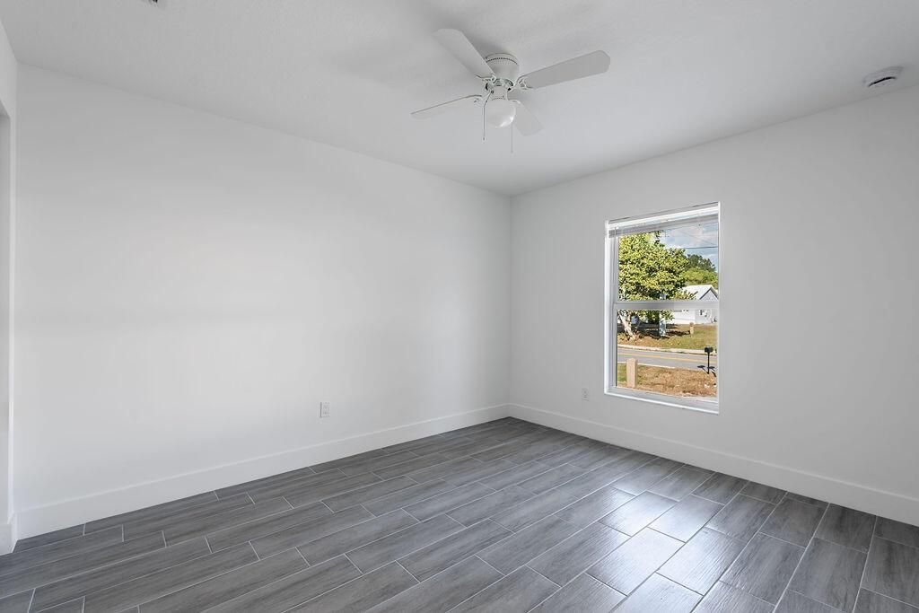 3244SEJeffersonSt.Stuart-10