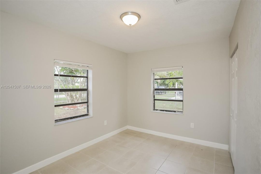 For Rent: $2,275 (3 beds, 2 baths, 936 Square Feet)