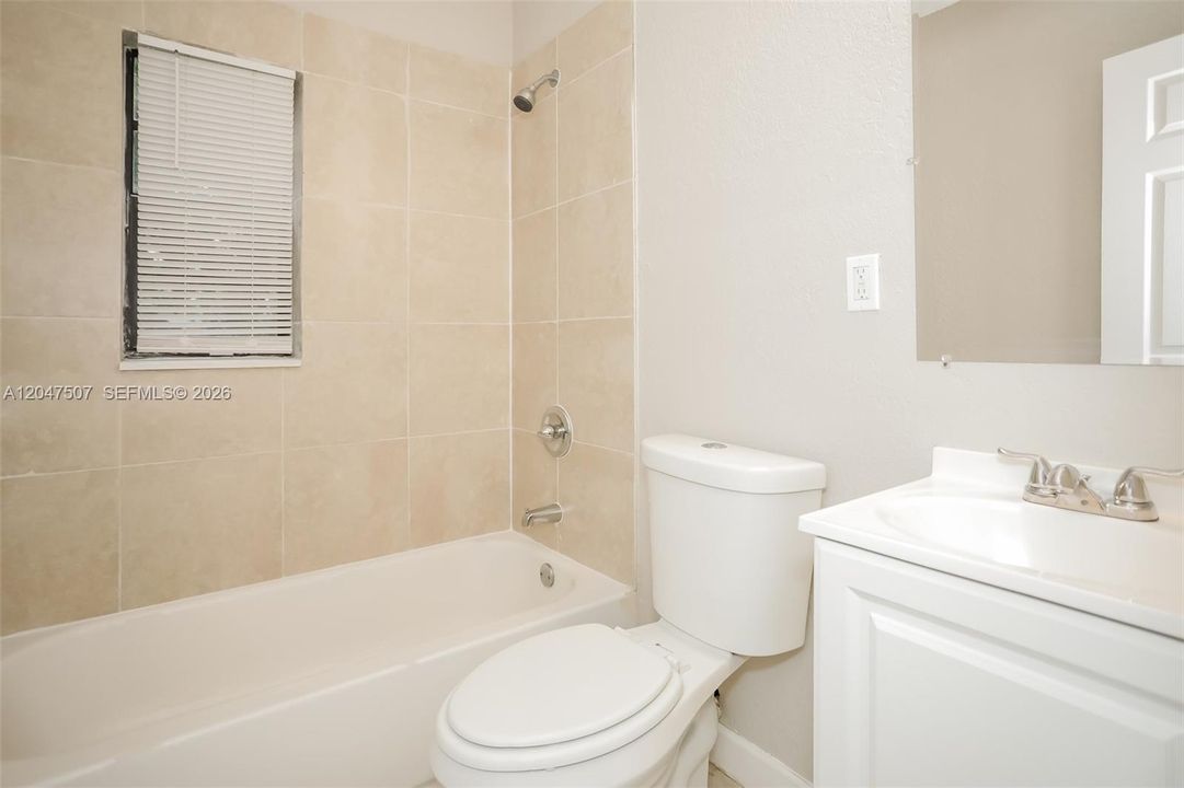 For Rent: $2,275 (3 beds, 2 baths, 936 Square Feet)