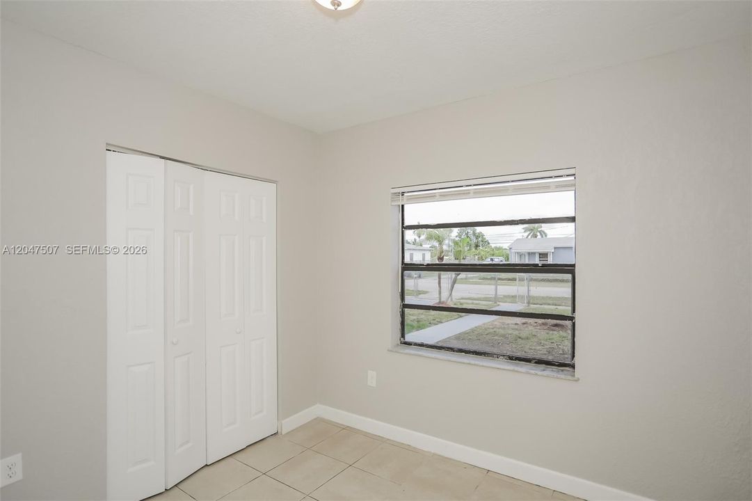 For Rent: $2,275 (3 beds, 2 baths, 936 Square Feet)