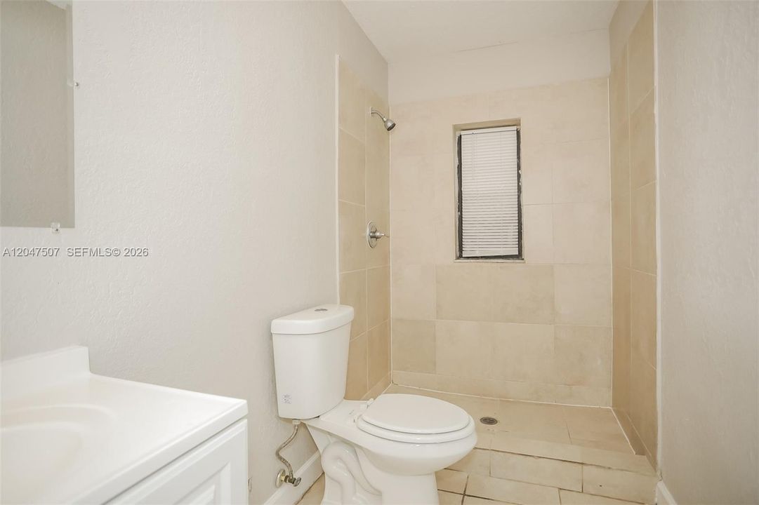 For Rent: $2,275 (3 beds, 2 baths, 936 Square Feet)