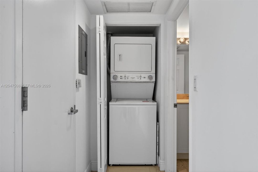 На продажу: $510,000 (2 спален, 2 ванн, 1180 Квадратных фут)