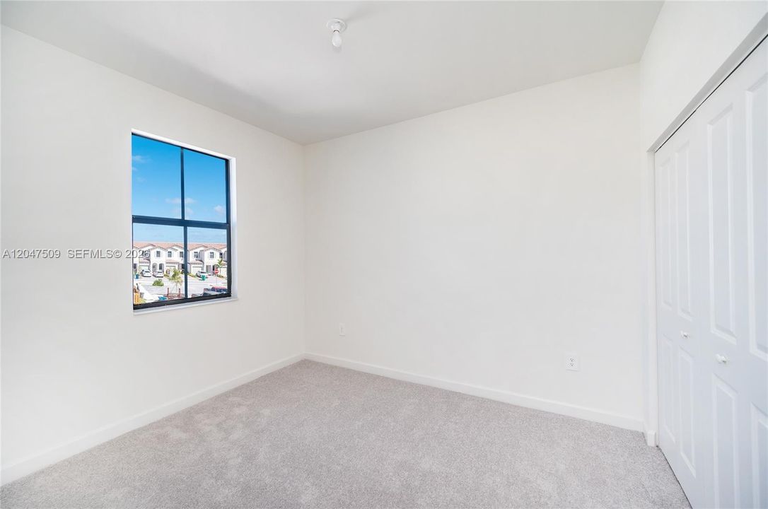 В аренду: $3,100 (4 спален, 2 ванн, 0 Квадратных фут)