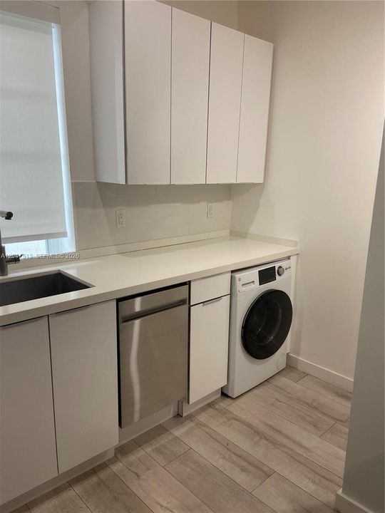 For Rent: $2,500 (1 beds, 1 baths, 511 Square Feet)