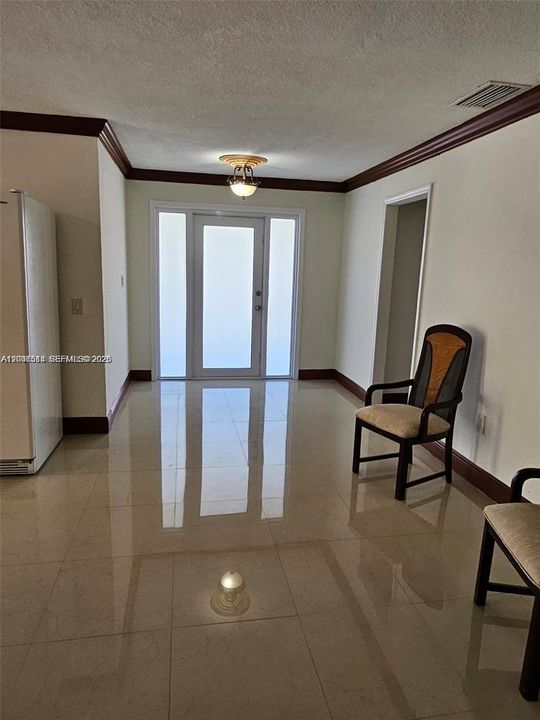 В аренду: $3,300 (3 спален, 2 ванн, 2056 Квадратных фут)
