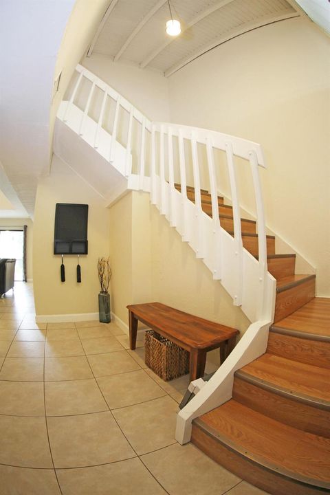 2 entrance 8