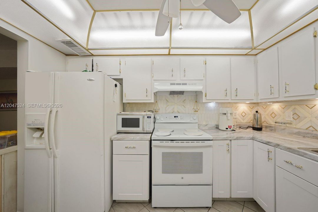 На продажу: $179,500 (2 спален, 2 ванн, 1080 Квадратных фут)