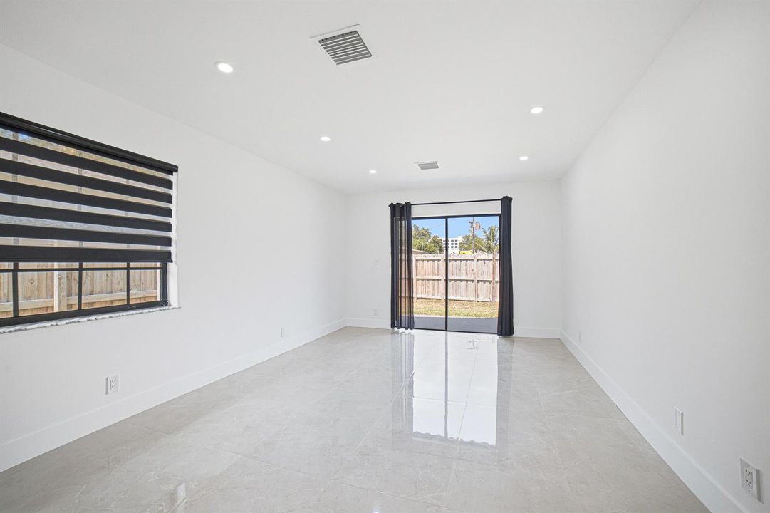 Main Area-E